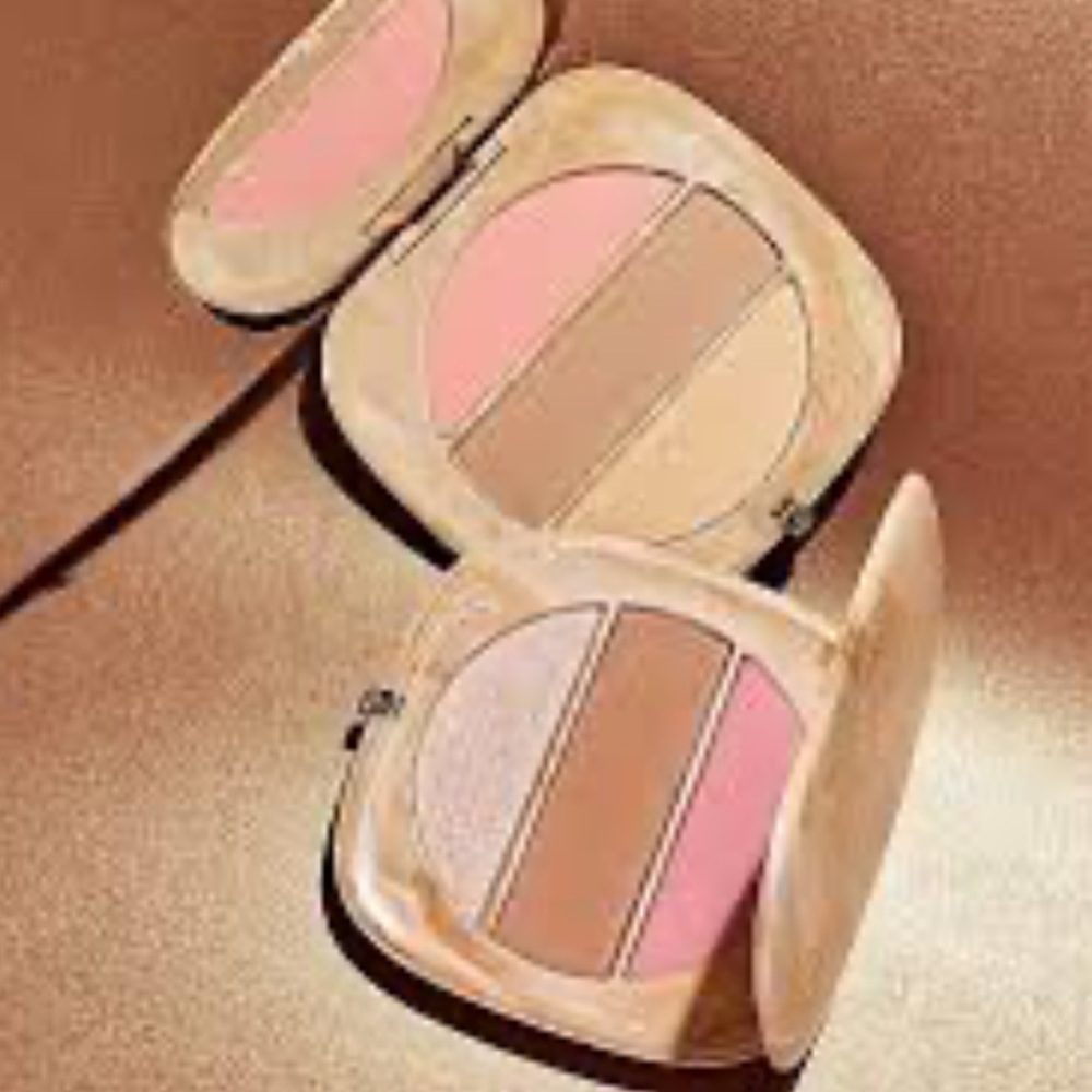 🎉HP🎉🆕MARC JACOBS BEAUTY
O!Mega x Three Powder Blush-Bronze-Highlight Palette